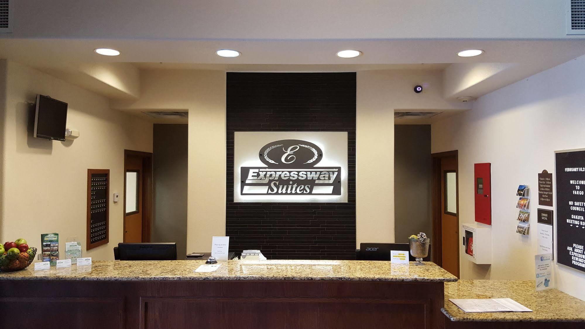 Expressway Suites Fargo Exterior foto